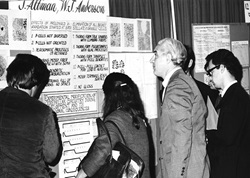 Attendees and poster presenters at the first annual meeting poster floor in Washington, DC. Used with permission from SfN′s Archive.
