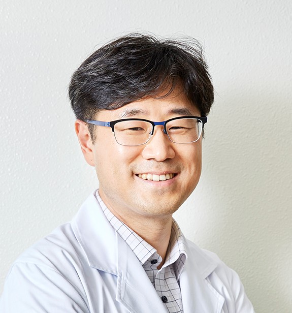 Yong-Seok Lee