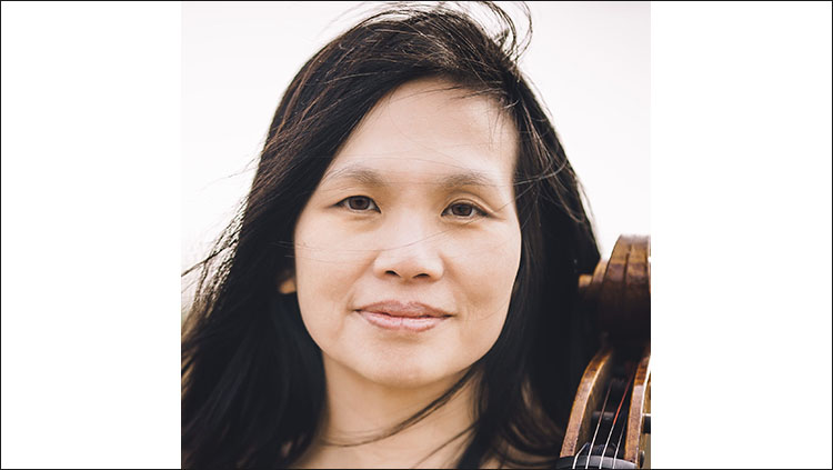 Julia Tom
