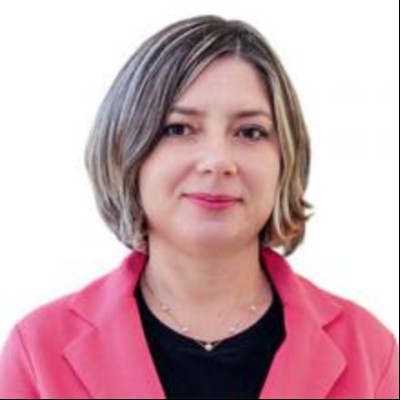 Olena Bukalo headshot